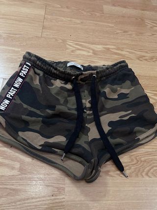 Shorts camuflaje Zara - Talla S
