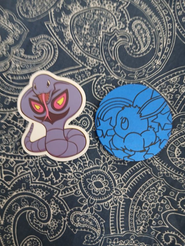 Pokemon Moneta e Adesivo