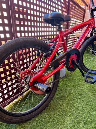 BMX roja para niñ@s