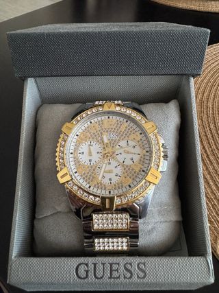 Reloj Guess dorado y plateado