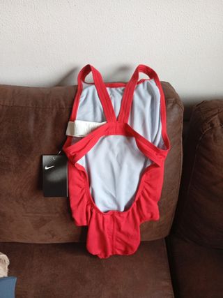 Bañador deportivo mujer Nike rojo talla S - Nuevo