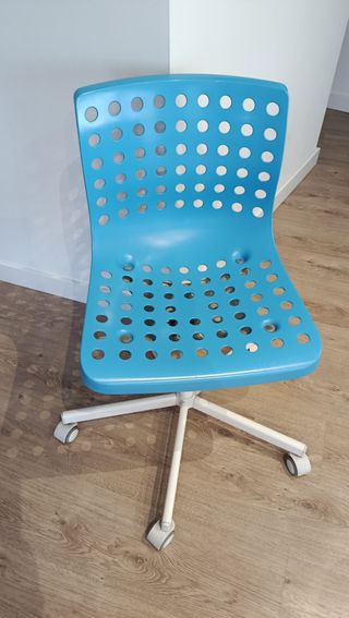 Escritorio infantil IKEA Påhl y regalo silla