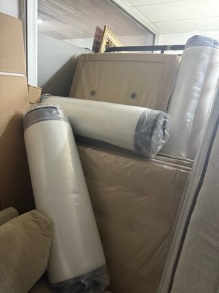 Colchones viscoelásticos seminuevos y nuevos.