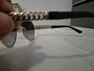 Occhiali da sole Guess - oro e neri