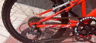 BICI 24" MONSTER 7V SUSPENSIÓN (8-12 años)