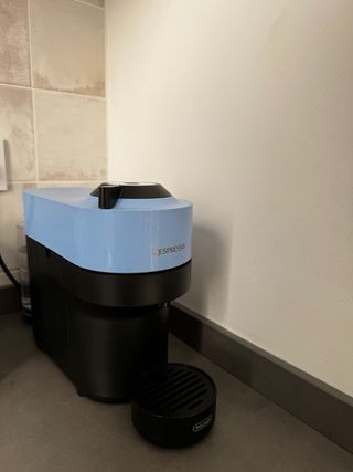 Cafetera Nespresso Vertuo Azul