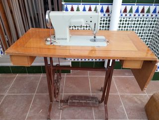 Máquina coser Wertheim Antigua