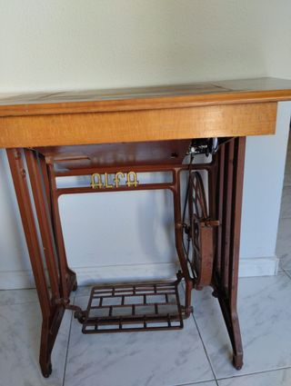 Máquina coser Alfa Antigua