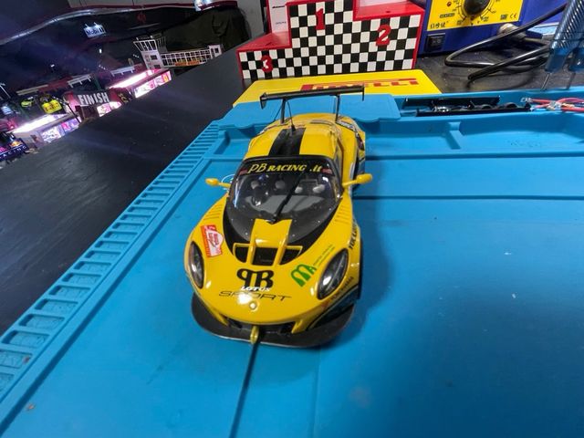 Coche Scalextric Lotus marca Ninco