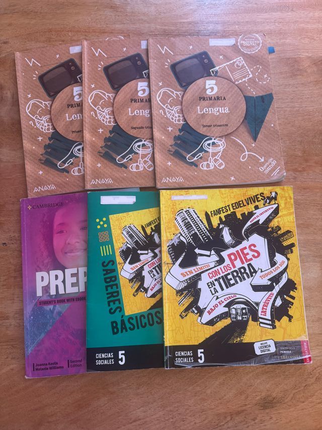 Libros 5 de primaria( colegio San José Valladolid)