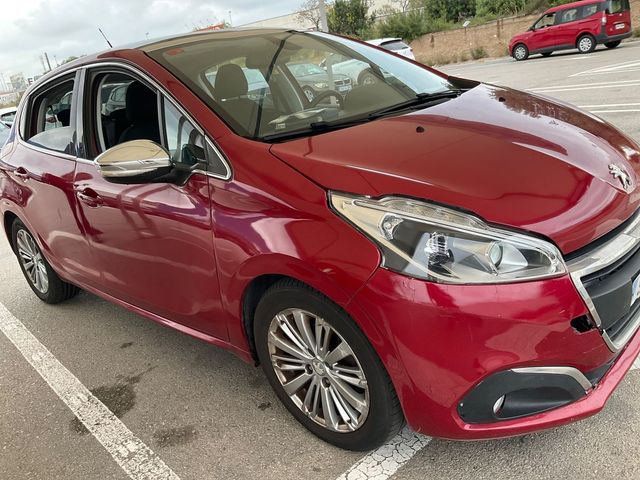 Peugeot 208 ALLURE 110CV 2015