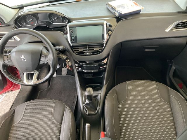 Peugeot 208 ALLURE 110CV 2015