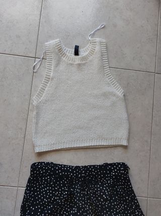 Conjunto top blanco y falda negra lunares