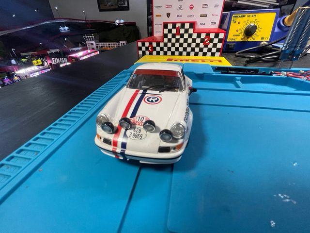 Coche Porsche 911 Scalextric marca Fly