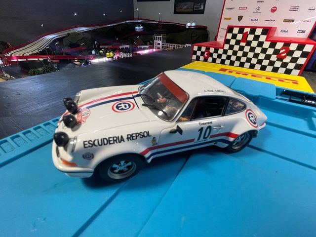 Coche Porsche 911 Scalextric marca Fly
