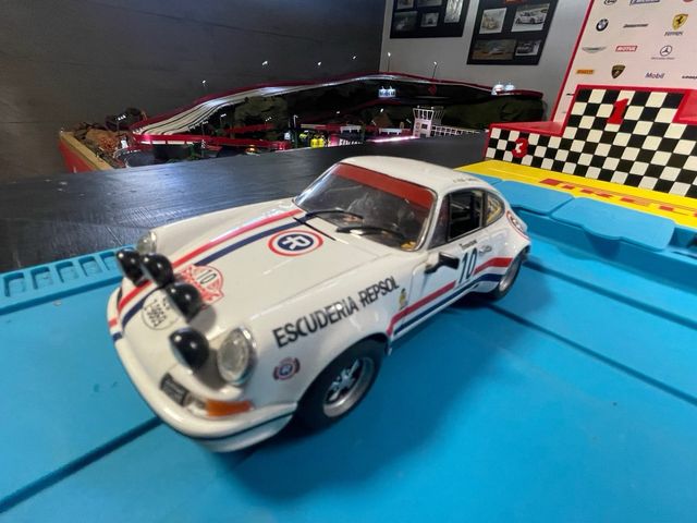 Coche Porsche 911 Scalextric marca Fly