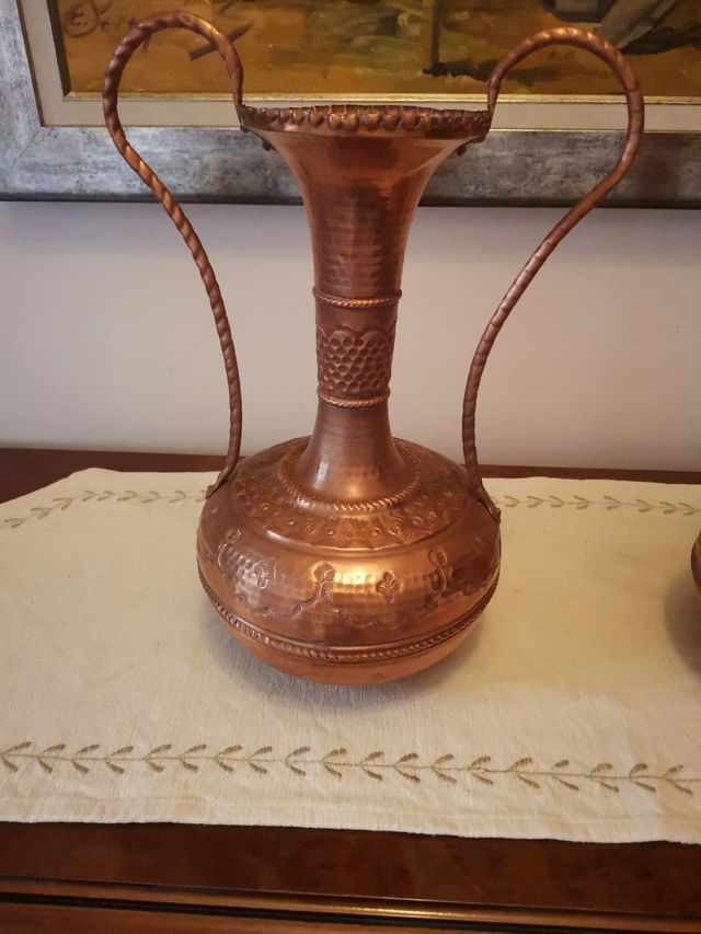 Jarrones de cobre artesanales