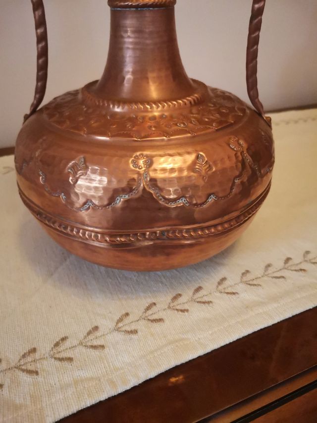 Jarrones de cobre artesanales