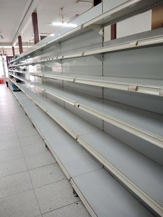 Estanterías super. metálicas