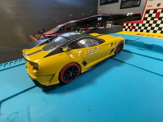 Coche Scalextric Ferrari 549 XX marca Carrera