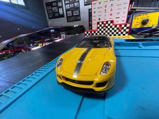 Coche Scalextric Ferrari 549 XX marca Carrera