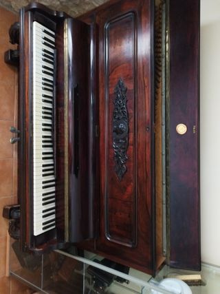 Piano antiguo Bernareggi