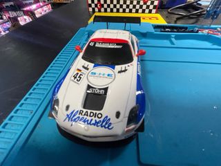 Coche Scalextric Mercedes SLS AMG marca Ninco