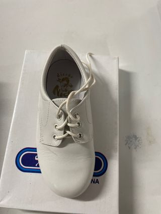 Zapatos blancos Sultan niño