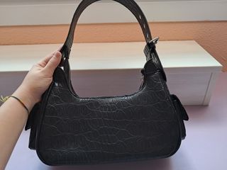 Bolso Stradivarius negro nuevo 