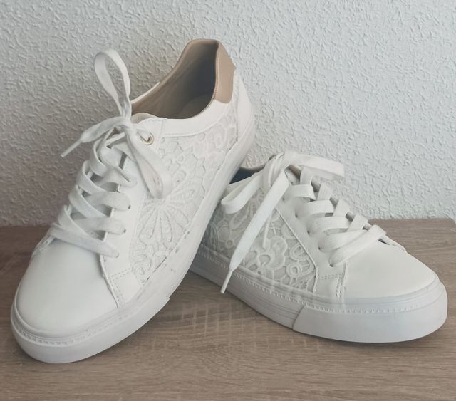 Zapatillas Graceland blancas con decorado de encaj
