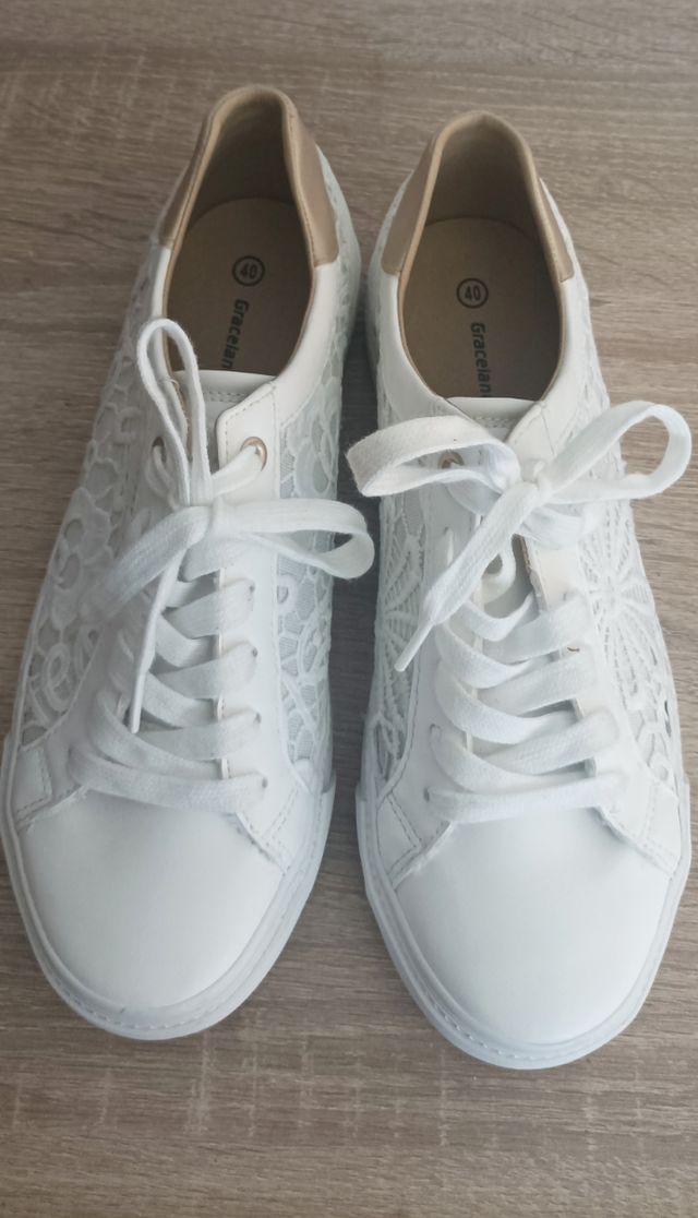 Zapatillas Graceland blancas con decorado de encaj