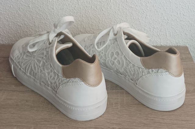 Zapatillas Graceland blancas con decorado de encaj