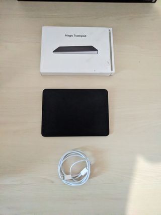 Apple Magic Trackpad - Plata y Negro
