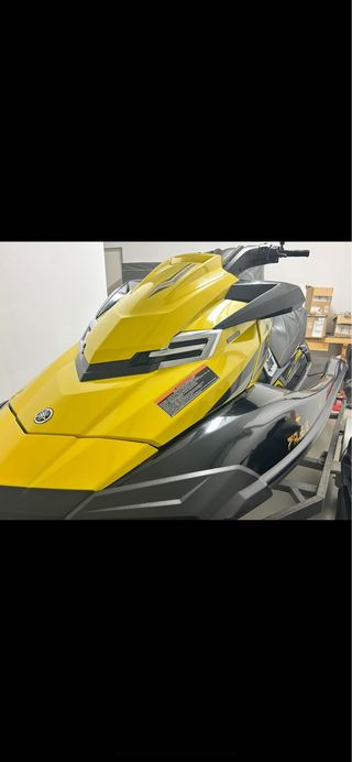 Yamaha FX Cruiser SVHO: Moto de agua y remolque. 
