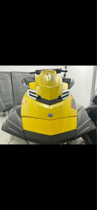 Yamaha FX Cruiser SVHO: Moto de agua y remolque. 