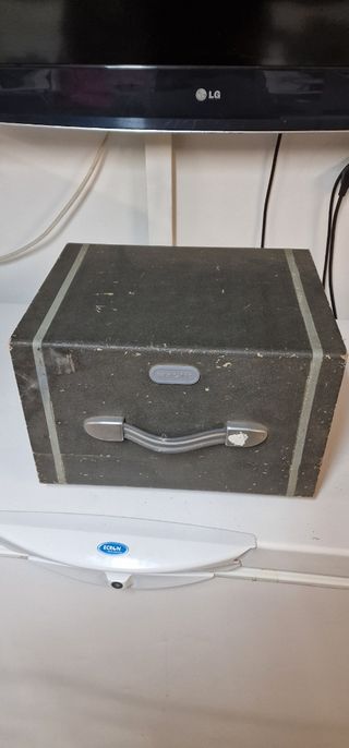 Proyector diapositivas antiguo