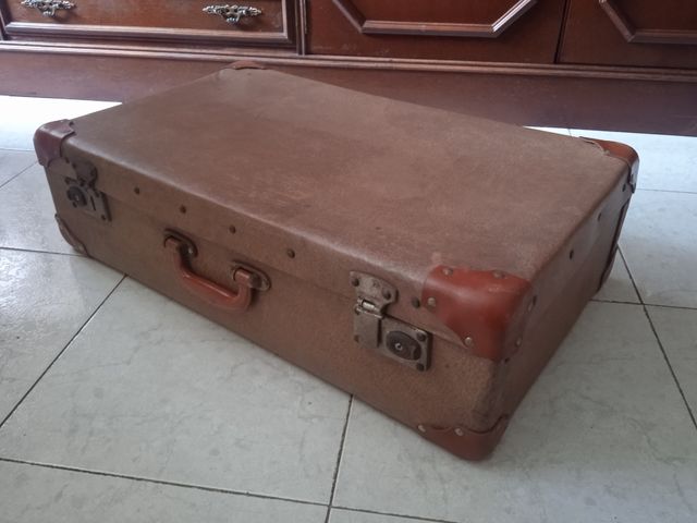 Maleta viaje antigua