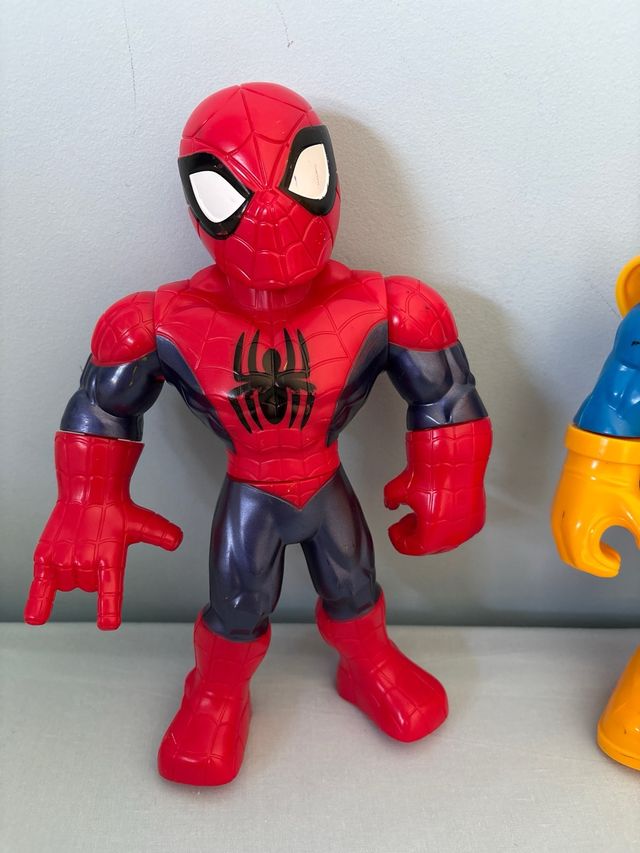 3 Figuras Marvel: Spiderman, Thanos, Hulk
