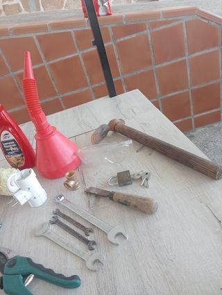 Herramientas de marca reconocida
 varias nuevas y 