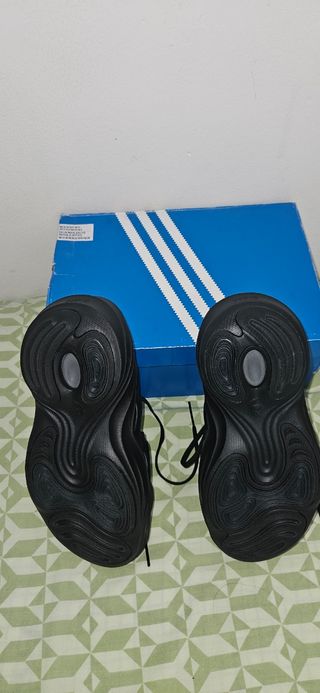 AdiFOM Q. Talla 36. Nuevas y con caja.