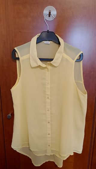 Blusa Amarilla sin Mangas