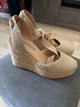 Cuñas Uterqüe beige nº 38