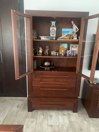 Vitrina Nogal - Mueble Exhibidor.