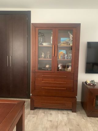 Vitrina Nogal - Mueble Exhibidor.