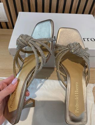 Tacones Pedro del Hierro dorados