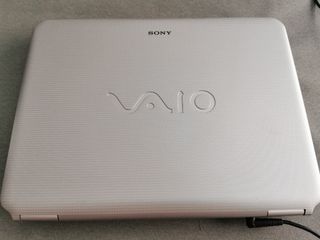 Portátil Vaio plateado - 2009