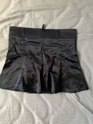 Minifalda negra satén