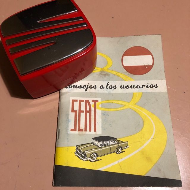 Club SEAT Historicos Libro y Caja luces fusibles