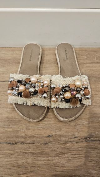 Sandalias NiKO Amore con abalorios