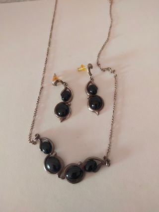 Collar y pendientes coral negro y plata